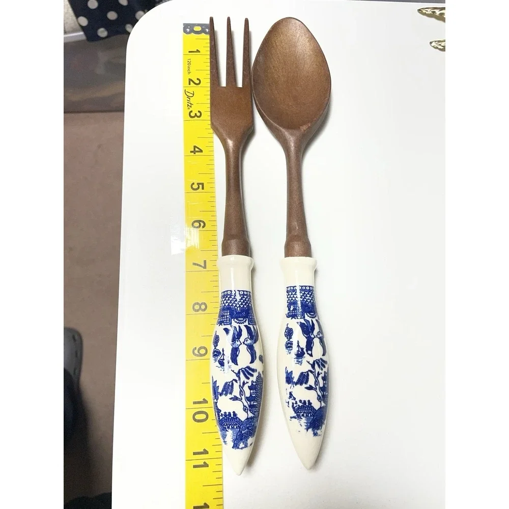 Vtg Materia 2 Pc Faux Wood‎ Blue Willow Ceramic Handle Salad Serving Set
